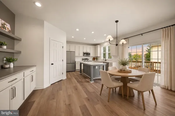 4 TURNER CT