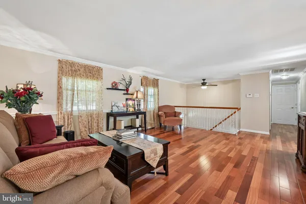 35 NORTHAMPTON DR