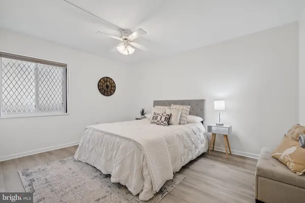 1412 NORTHGATE SQ 1B