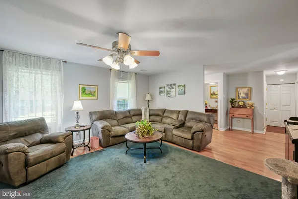 135 WINDWOOD COVES BLVD
