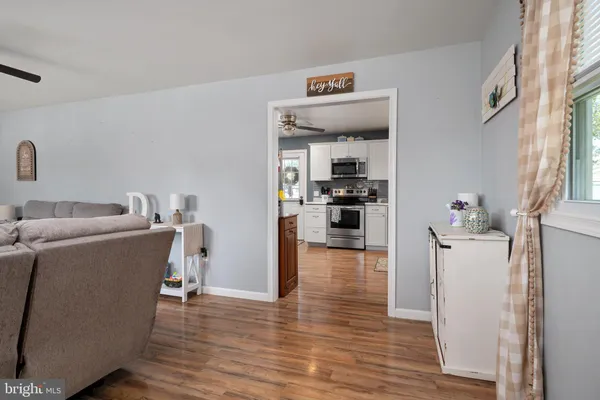 104 LINCOLN DR
