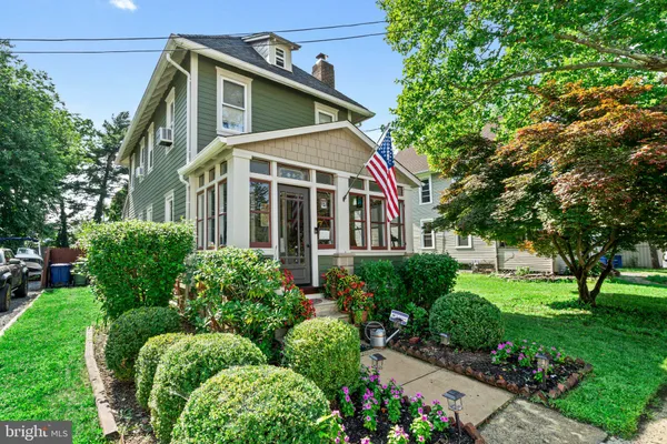 106 W 5TH ST