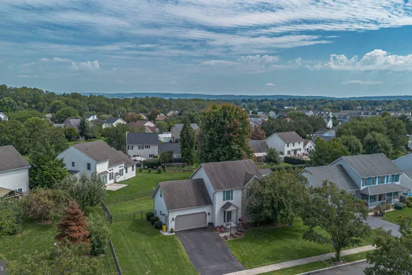 248 MACINTOSH DR