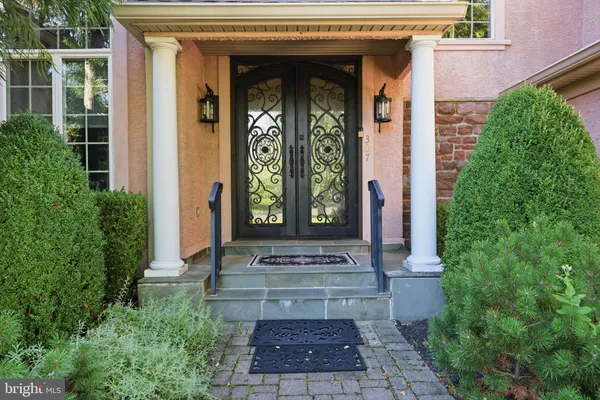 307 LYON CIR