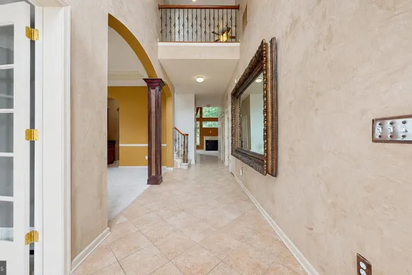8 LEWIS DR