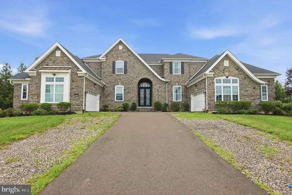 7 OXFORD DR