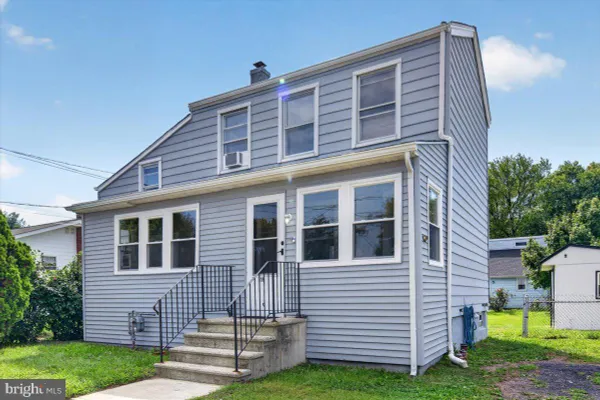 119 SMITH AVE