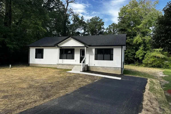 151 W LAKE DR