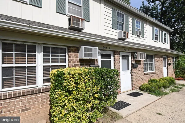 902 YORK RD 3