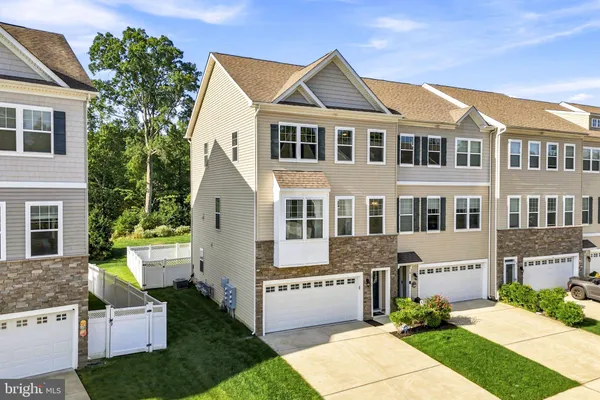 12 SULLIVAN WAY