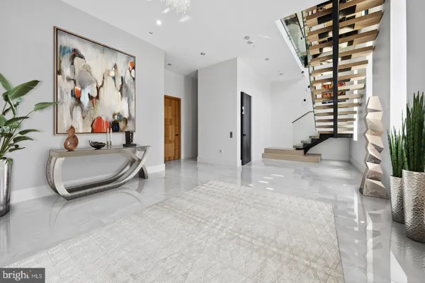 4509 FOXHALL CRES