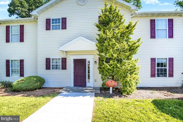 128 CHRISTINE DR