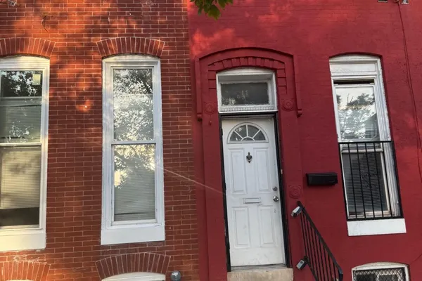 11 N FULTON AVE