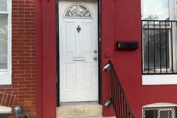 11 N FULTON AVE