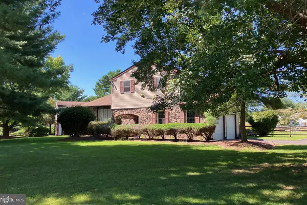 7 CARMELITA DR