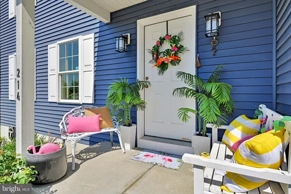 214 LOGHES DR