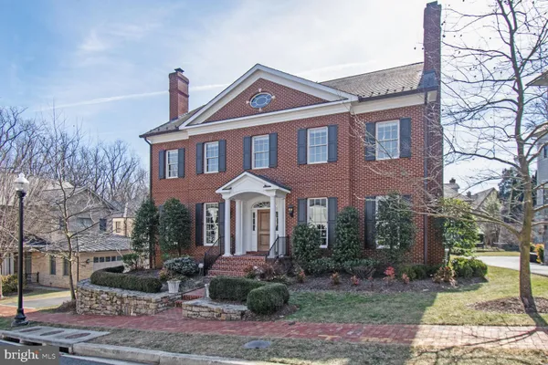 1935 FOXVIEW CIR