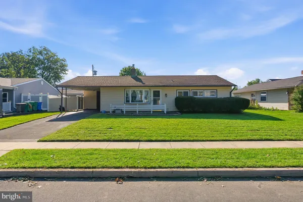 28 ORCHARD LN