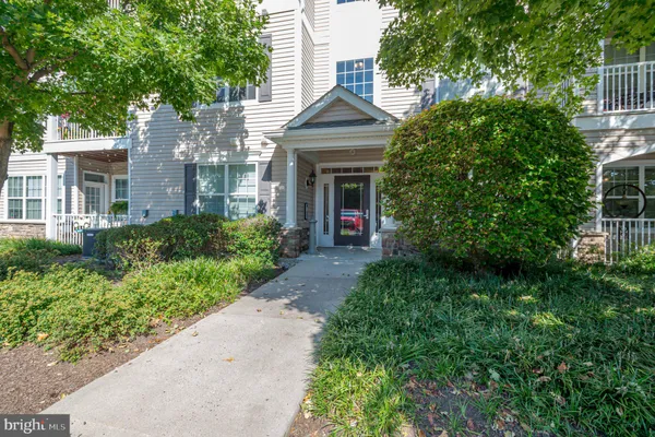 232 TIMBERLAKE DR