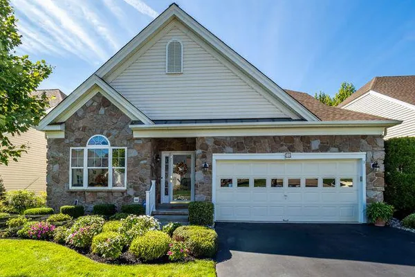 70 HUXLEY CIR