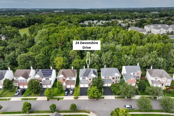 24 DEVONSHIRE DR