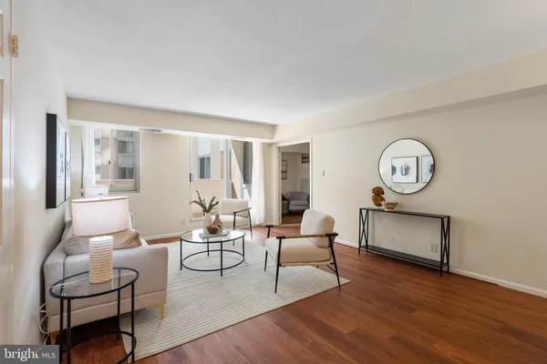 4601 N PARK AVE 220V