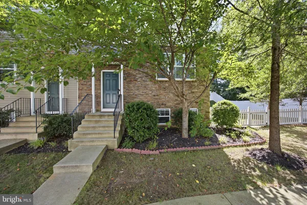 335 ENGLISH OAK LN