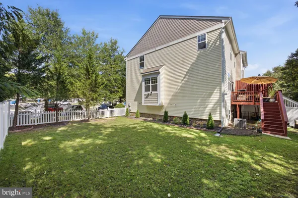 335 ENGLISH OAK LN