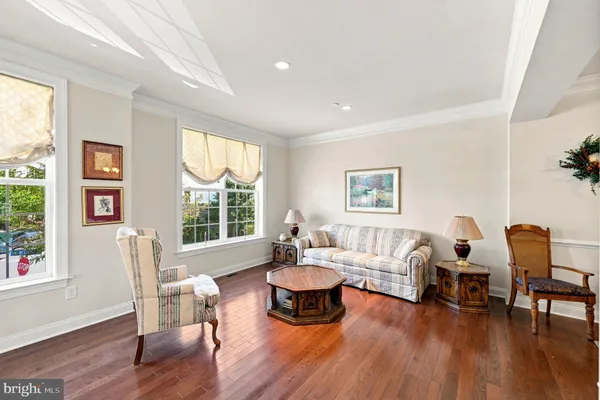 121 CORVUS CIR