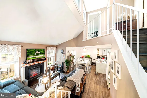 8812 RUSTBURG CIR