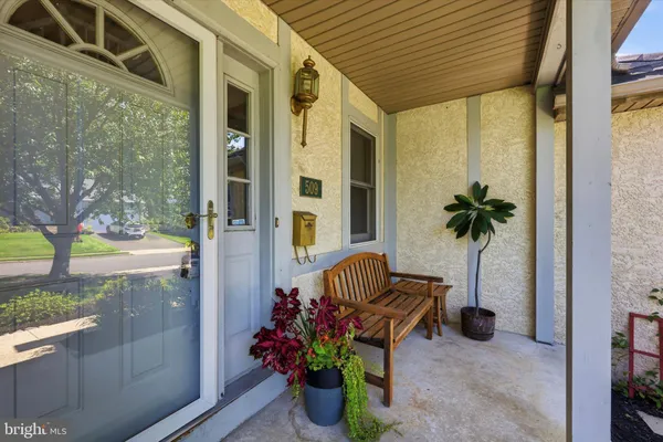 509 DERWYN RD