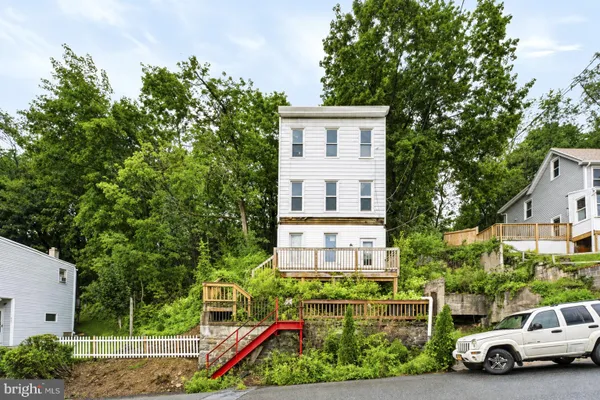 408 FRONT ST