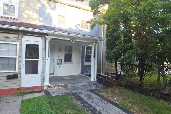 407 PARIS AVE