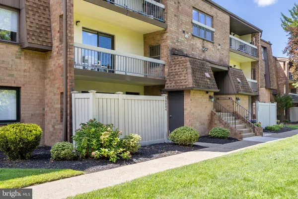 56004 DELAIRE LANDING RD 7D