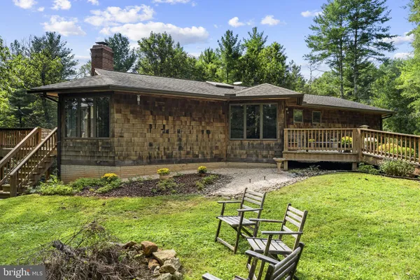 207 GRAND VIEW RD