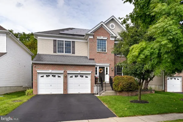 24 DEVONSHIRE DR
