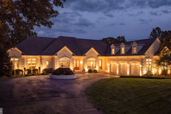 950 TALL PINES DR