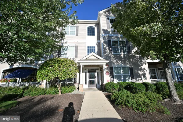 1016 TIMBERLAKE DR