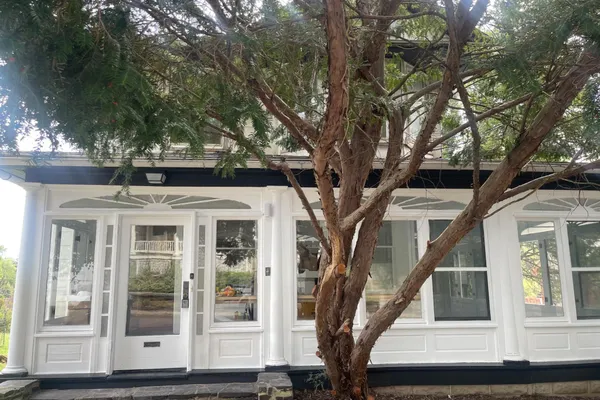 140 E WALNUT ST