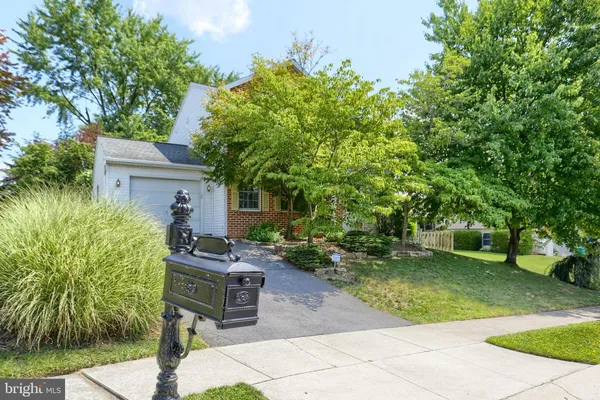 3 CEDAR CT
