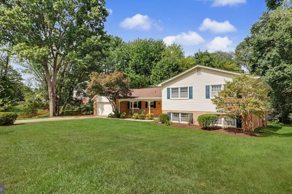 1324 TOWLSTON RD