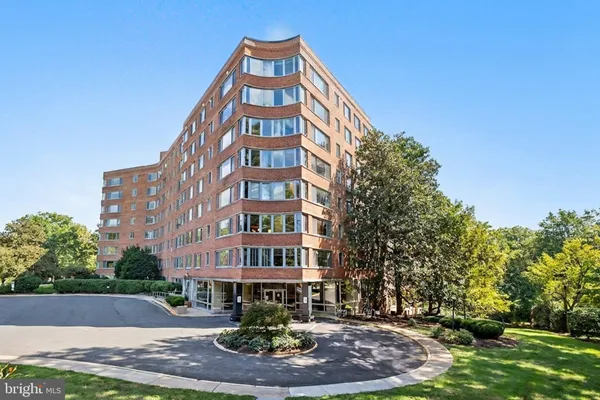 4200 CATHEDRAL AVE 403