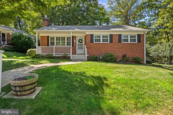 19 EASTMOOR DR