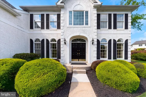 3 HANSON LN