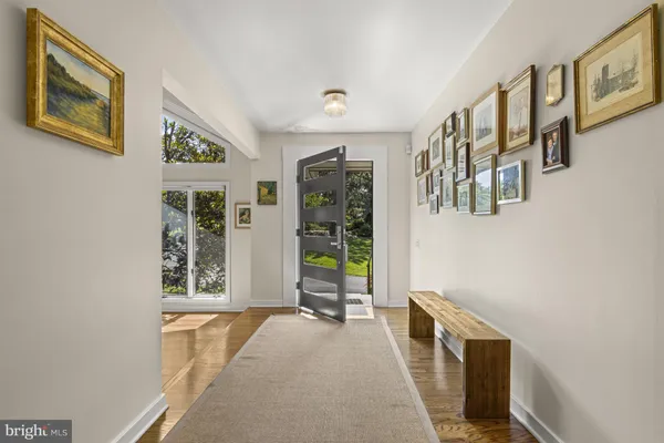 8 MOZART DR