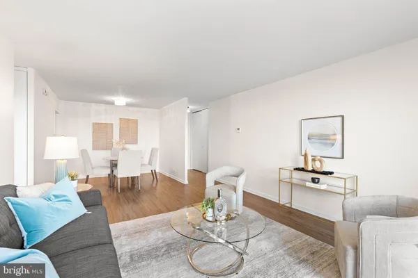 300 M ST N808