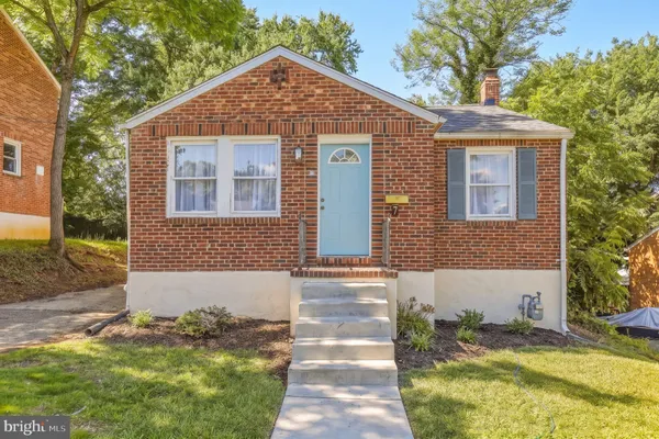 7 LODGE RD