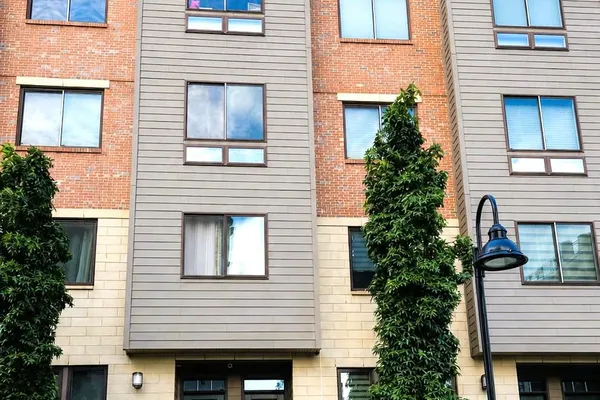 914 LAKEVIEW CT 35