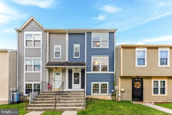 19 CHINABERRY LN