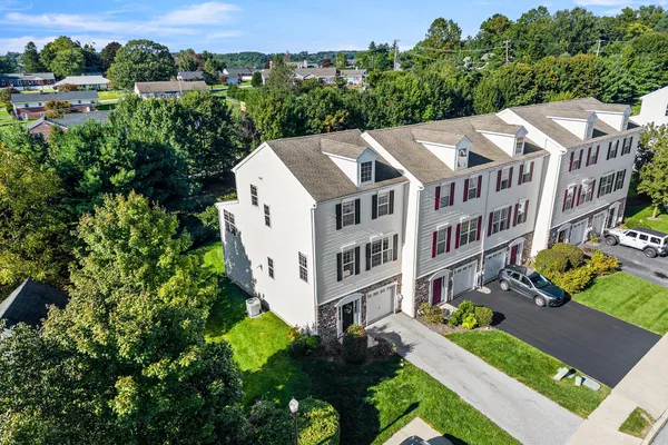 2 SHOREHAM DR